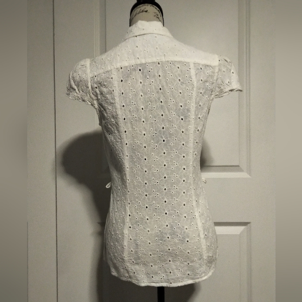 Charlotte Russe Eyelet Button-Up Top- Size L - Picture 2 of 3
